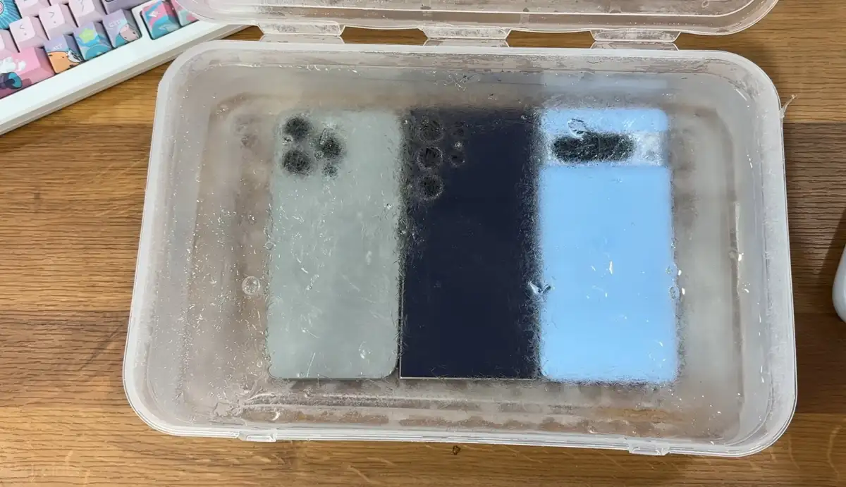 water freeze test Galaxy S24 Ultra vs iPhone 15 Pro Max vs Google pixel 8